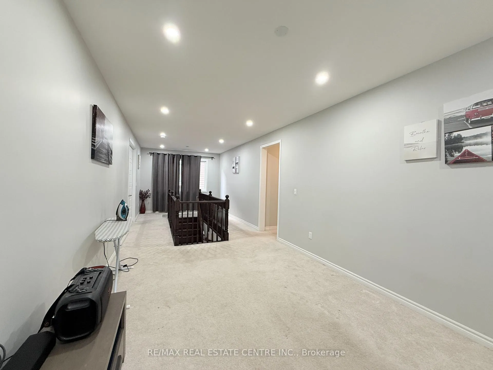 Photo 12 of 300 Ridge Road, Cambridge, Silver Heights — HOMEH