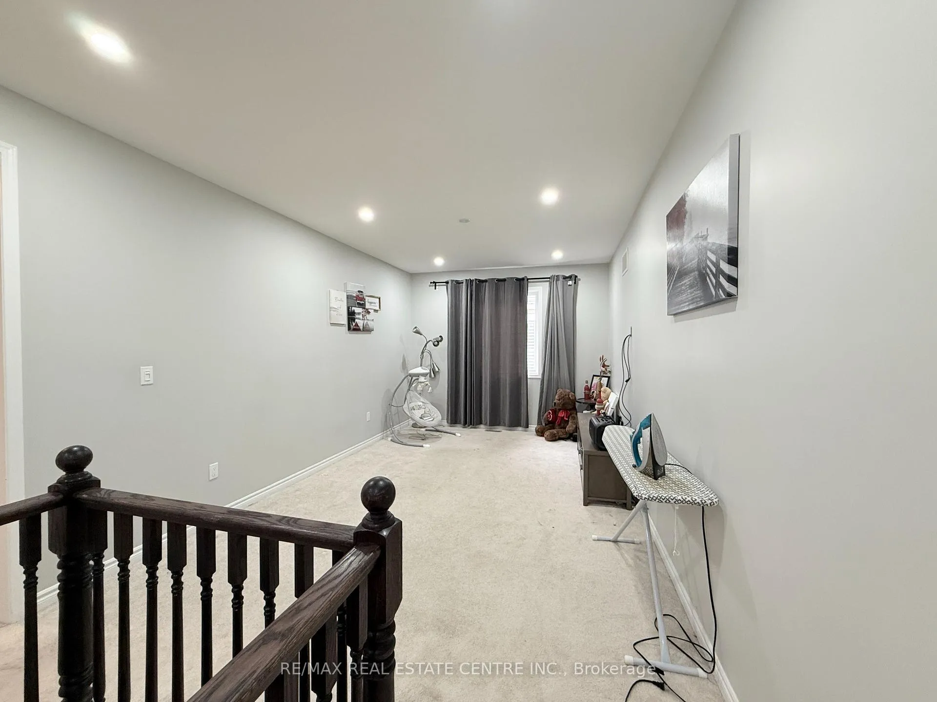 Photo 13 of 300 Ridge Road, Cambridge, Silver Heights — HOMEH