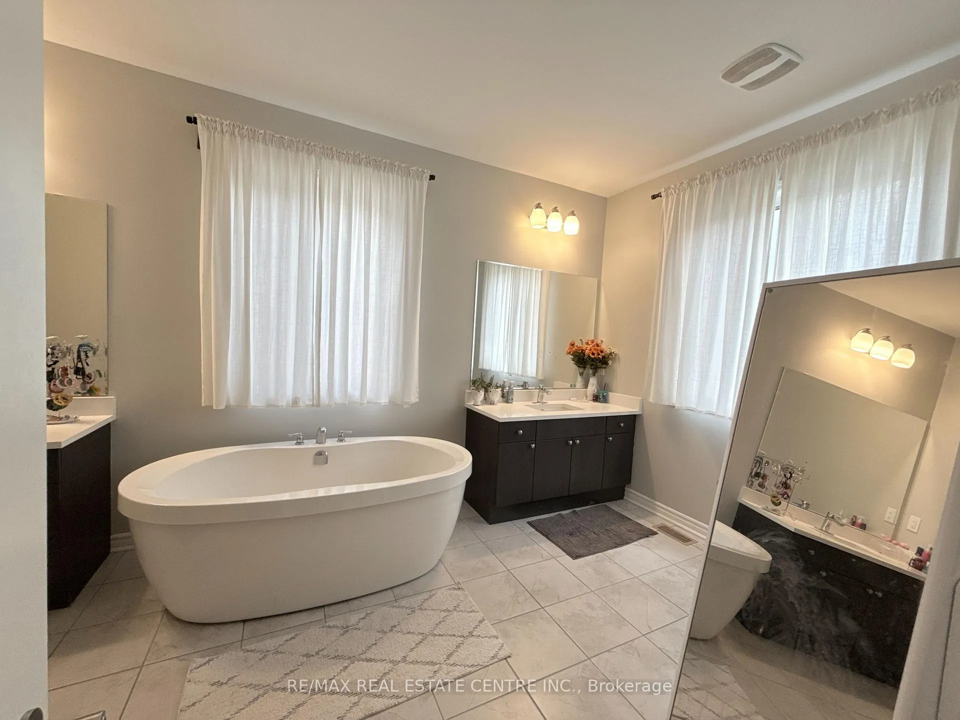 Photo 23 of 300 Ridge Road, Cambridge, Silver Heights — HOMEH