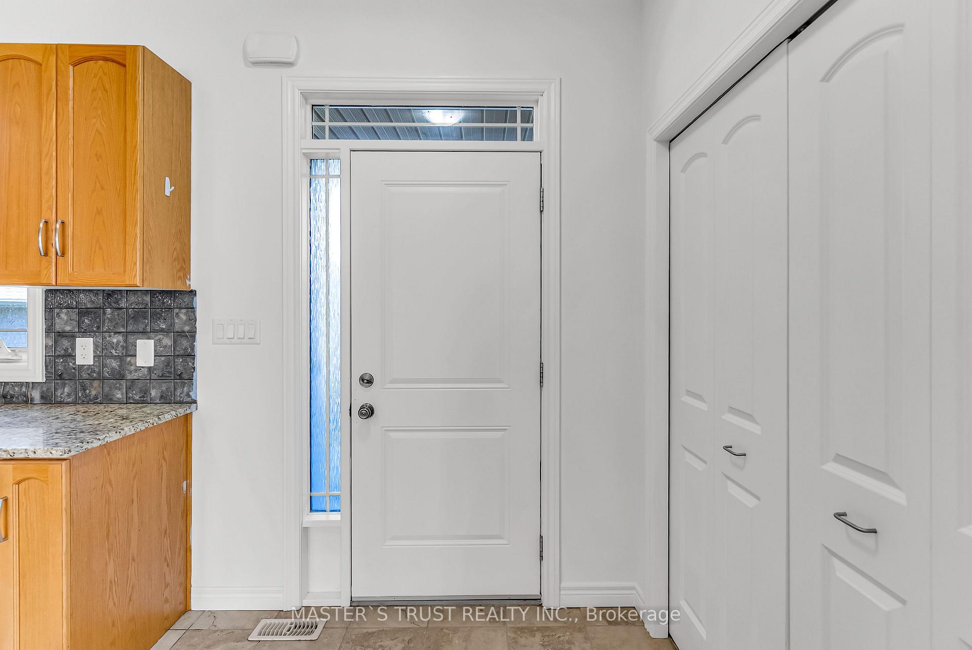 Photo 13 of Unit 5, 9 Amos Drive, Guelph, Kortright East — HOMEH
