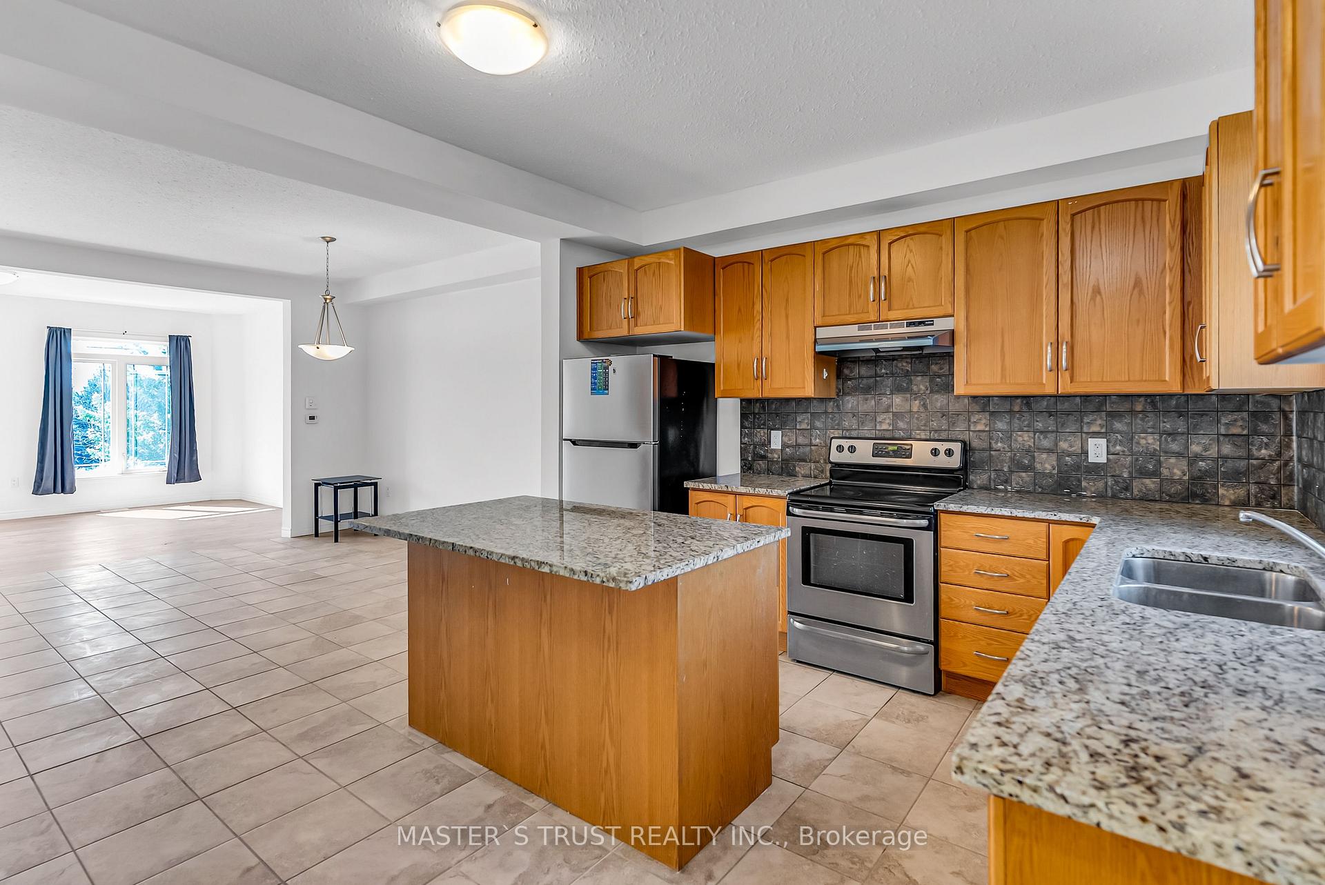 Photo 15 of Unit 5, 9 Amos Drive, Guelph, Kortright East — HOMEH