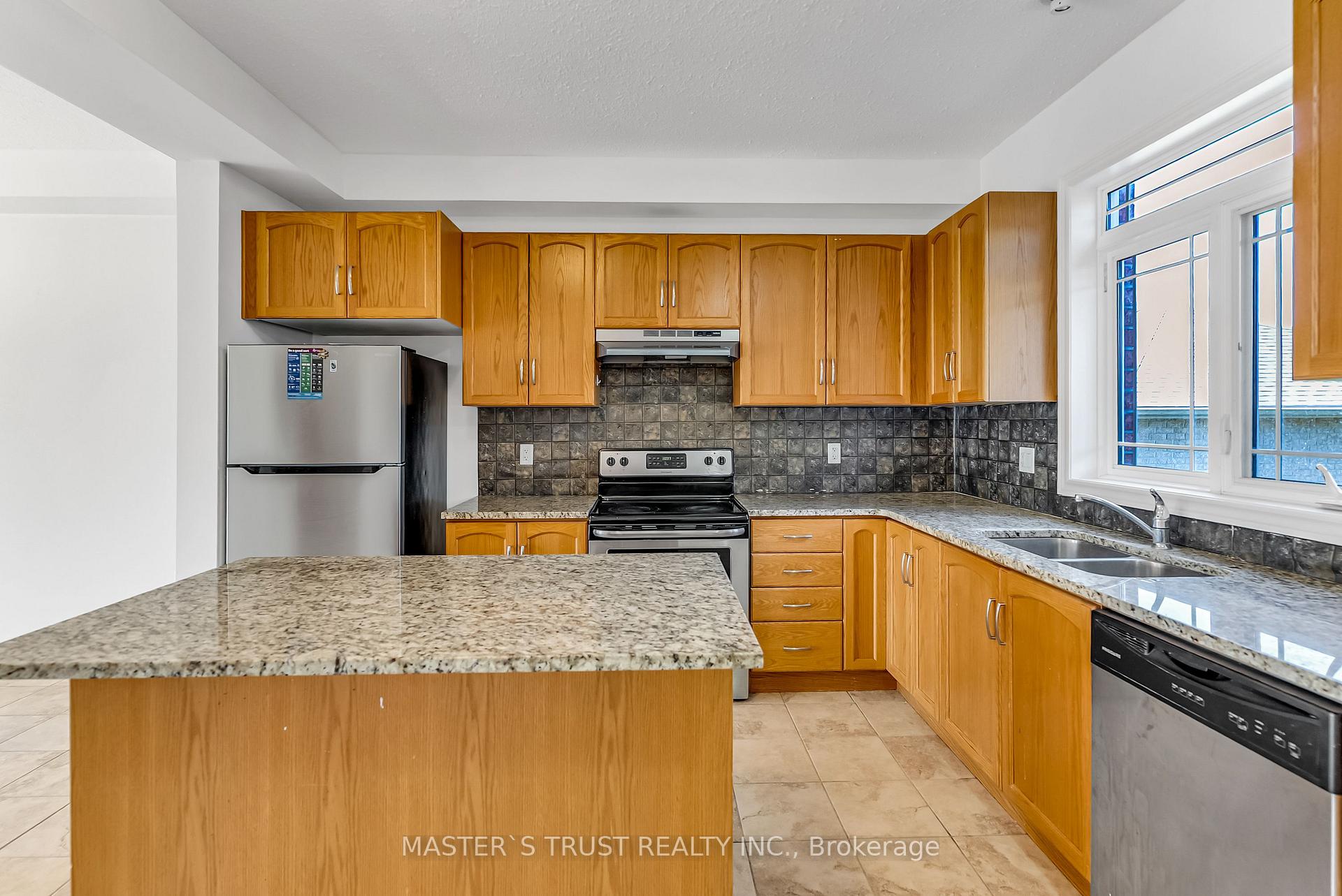 Photo 16 of Unit 5, 9 Amos Drive, Guelph, Kortright East — HOMEH