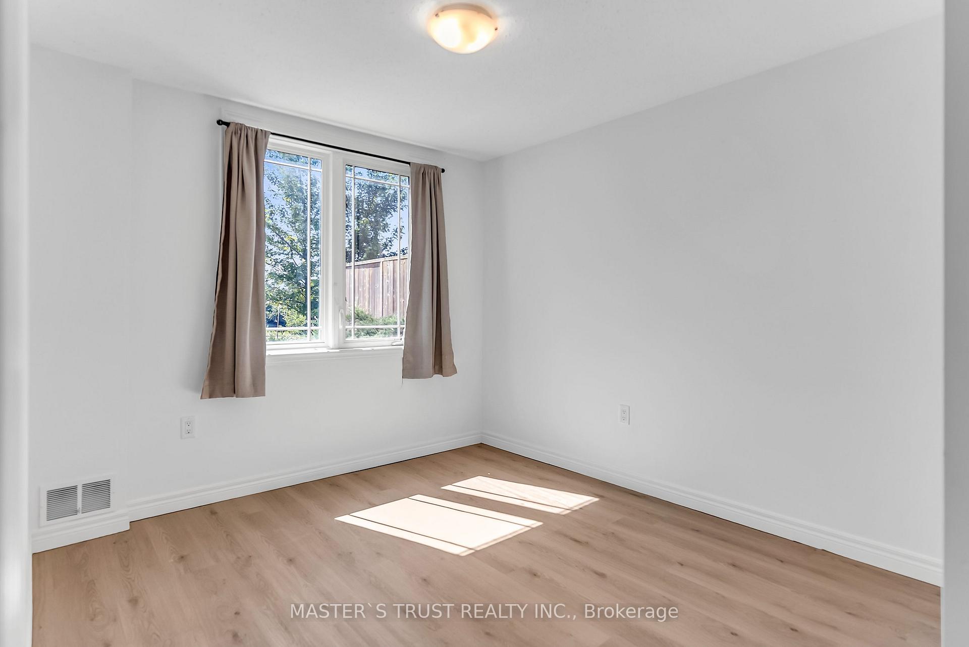Photo 34 of Unit 5, 9 Amos Drive, Guelph, Kortright East — HOMEH