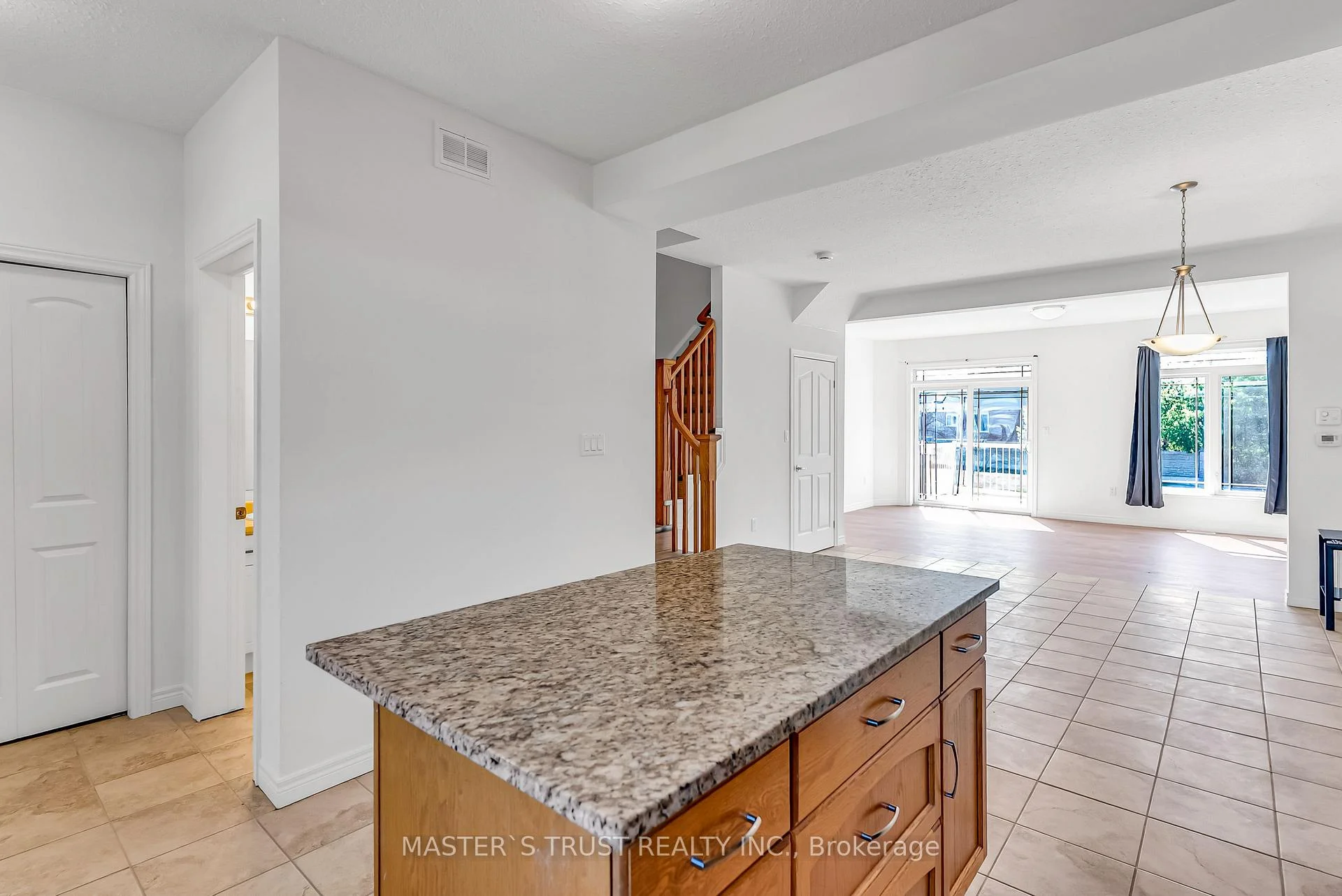 Photo 17 of Unit 5, 9 Amos Drive, Guelph, Kortright East — HOMEH