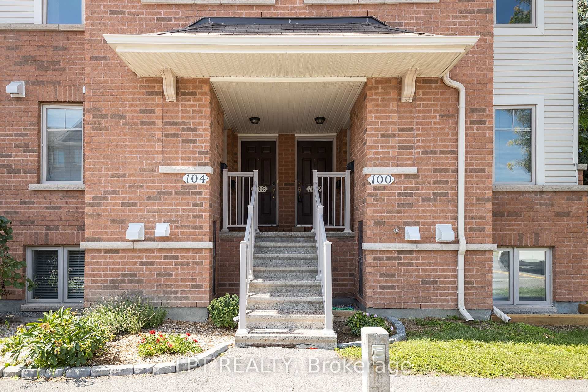 Photo 2 of Unit 7, 102 Windswept Private, Ottawa, Riverside South/Gloucester Glen — HOMEH