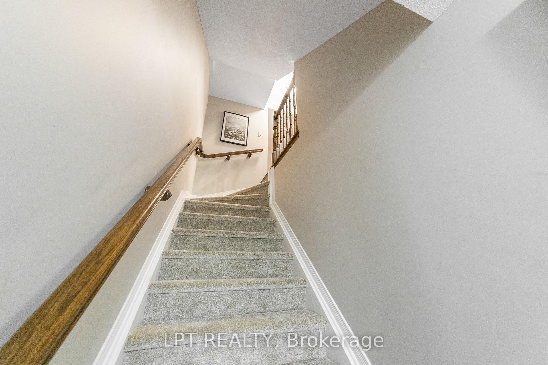 Photo 3 of Unit 7, 102 Windswept Private, Ottawa, Riverside South/Gloucester Glen — HOMEH