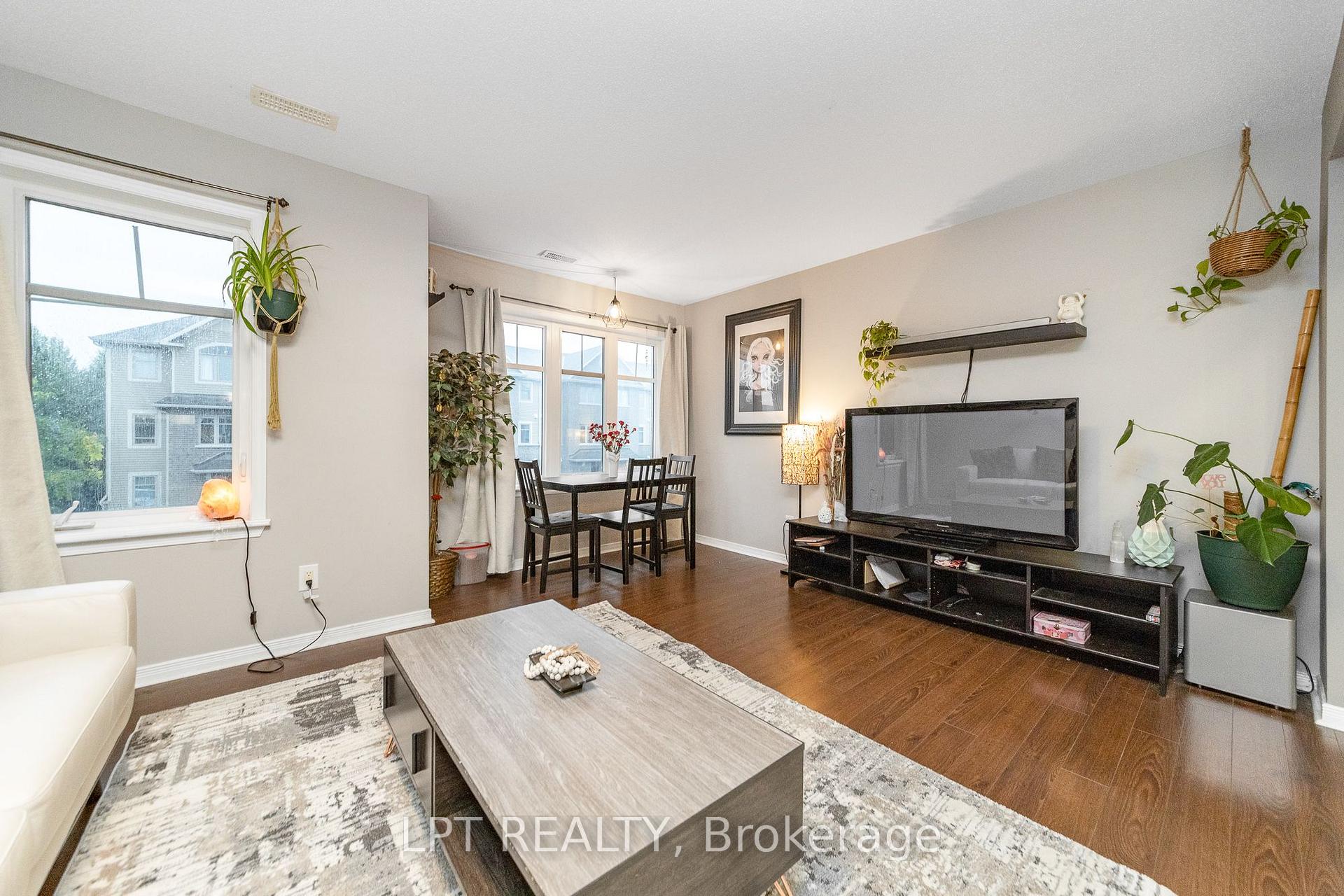Photo 7 of Unit 7, 102 Windswept Private, Ottawa, Riverside South/Gloucester Glen — HOMEH