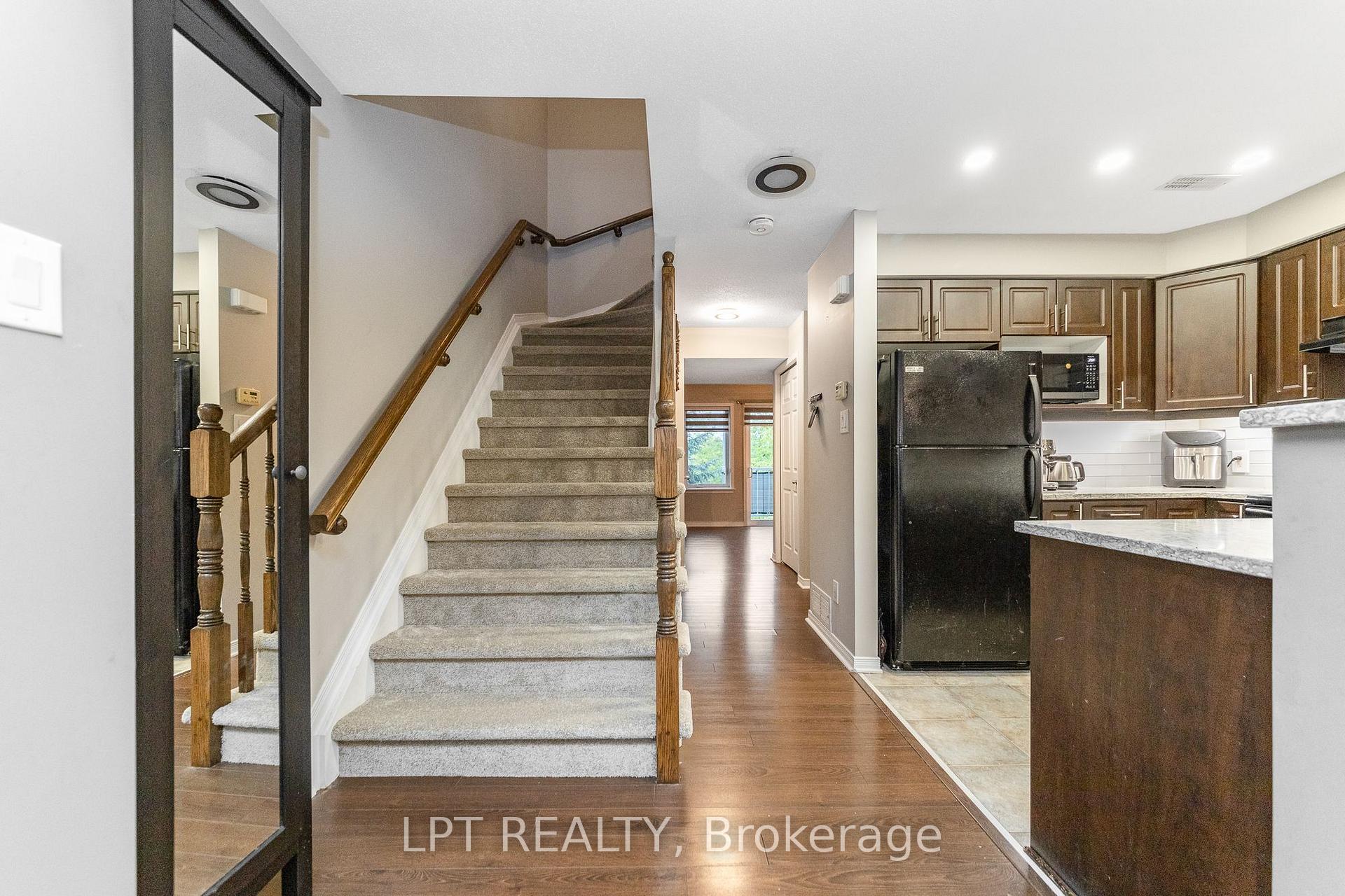 Photo 9 of Unit 7, 102 Windswept Private, Ottawa, Riverside South/Gloucester Glen — HOMEH