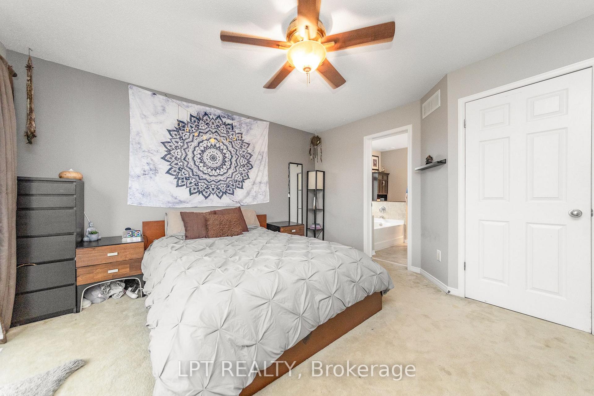 Photo 23 of Unit 7, 102 Windswept Private, Ottawa, Riverside South/Gloucester Glen — HOMEH