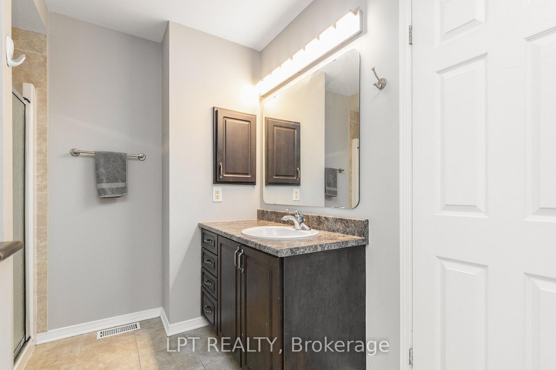 Photo 27 of Unit 7, 102 Windswept Private, Ottawa, Riverside South/Gloucester Glen — HOMEH