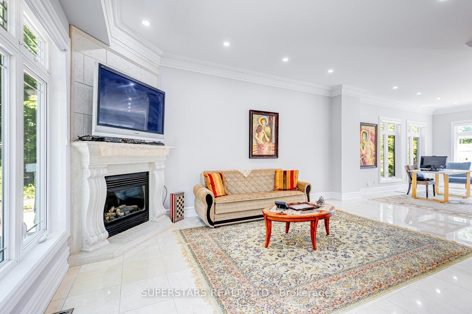 Photo 11 of 43 Hughson Drive, Markham, Buttonville — HOMEH