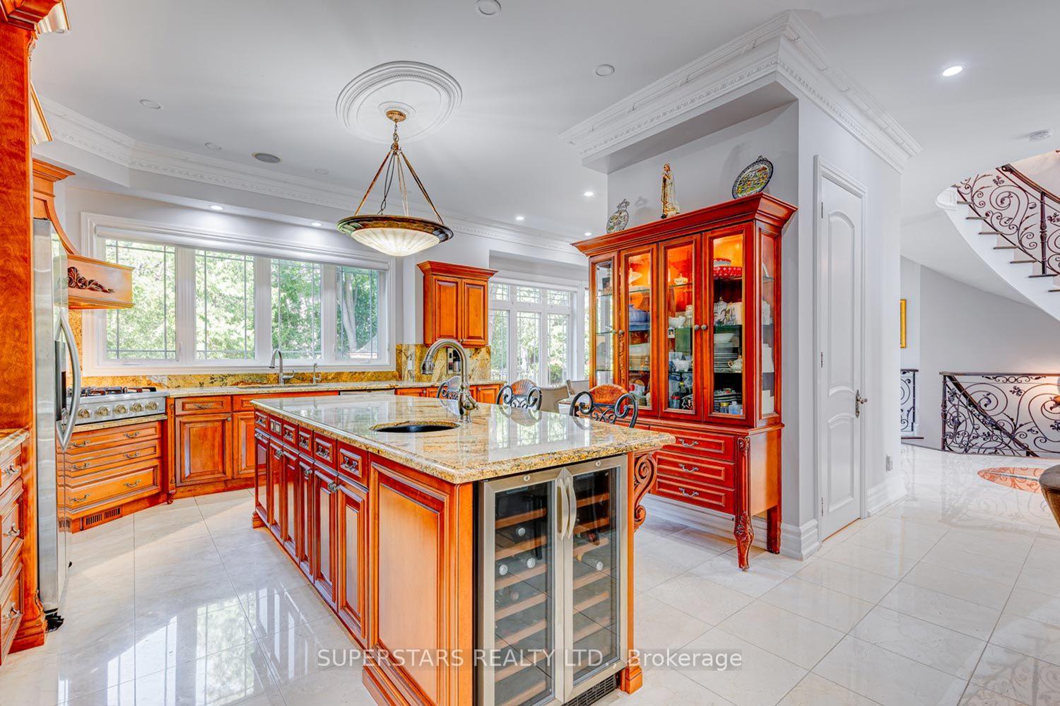 Photo 13 of 43 Hughson Drive, Markham, Buttonville — HOMEH