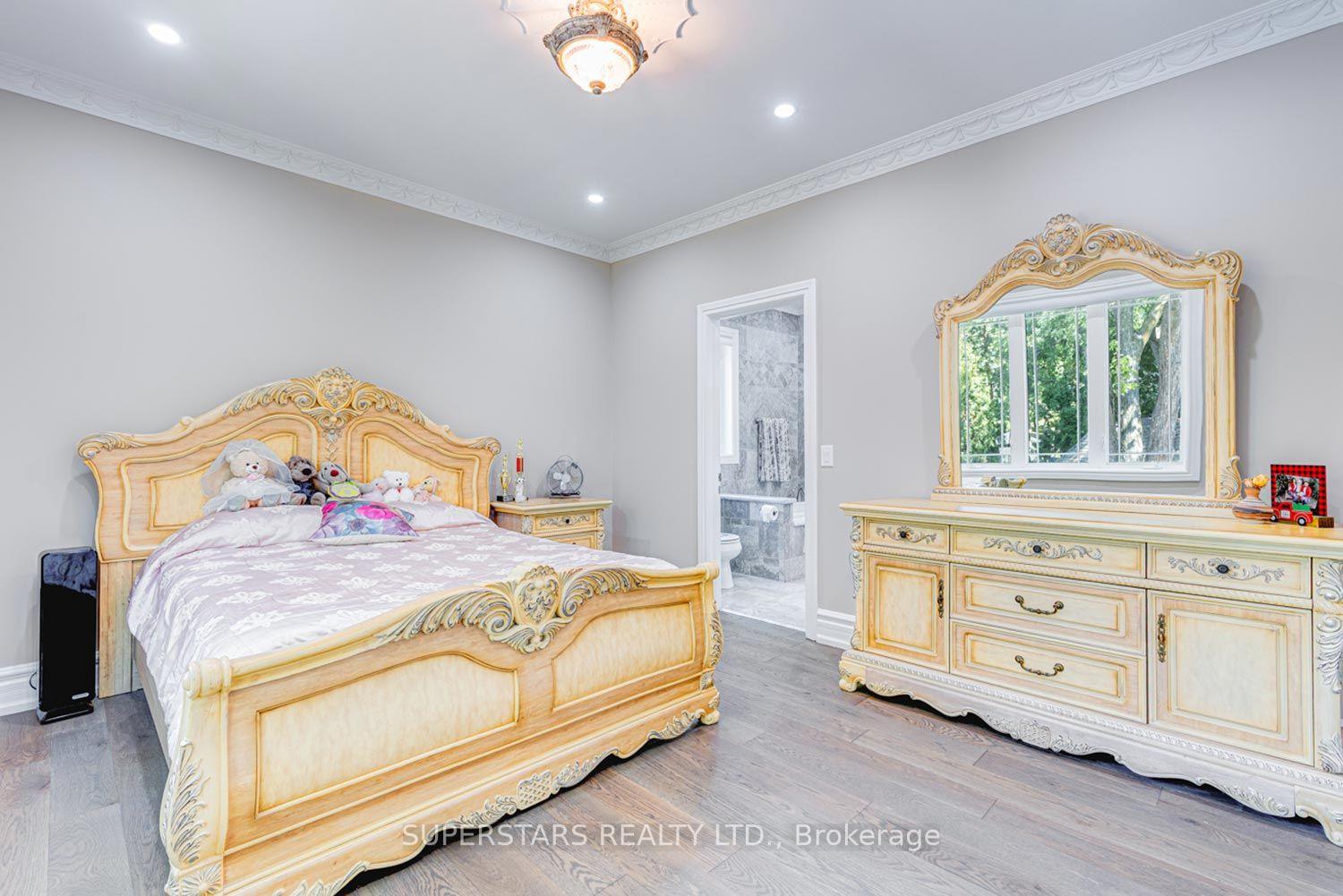 Photo 28 of 43 Hughson Drive, Markham, Buttonville — HOMEH