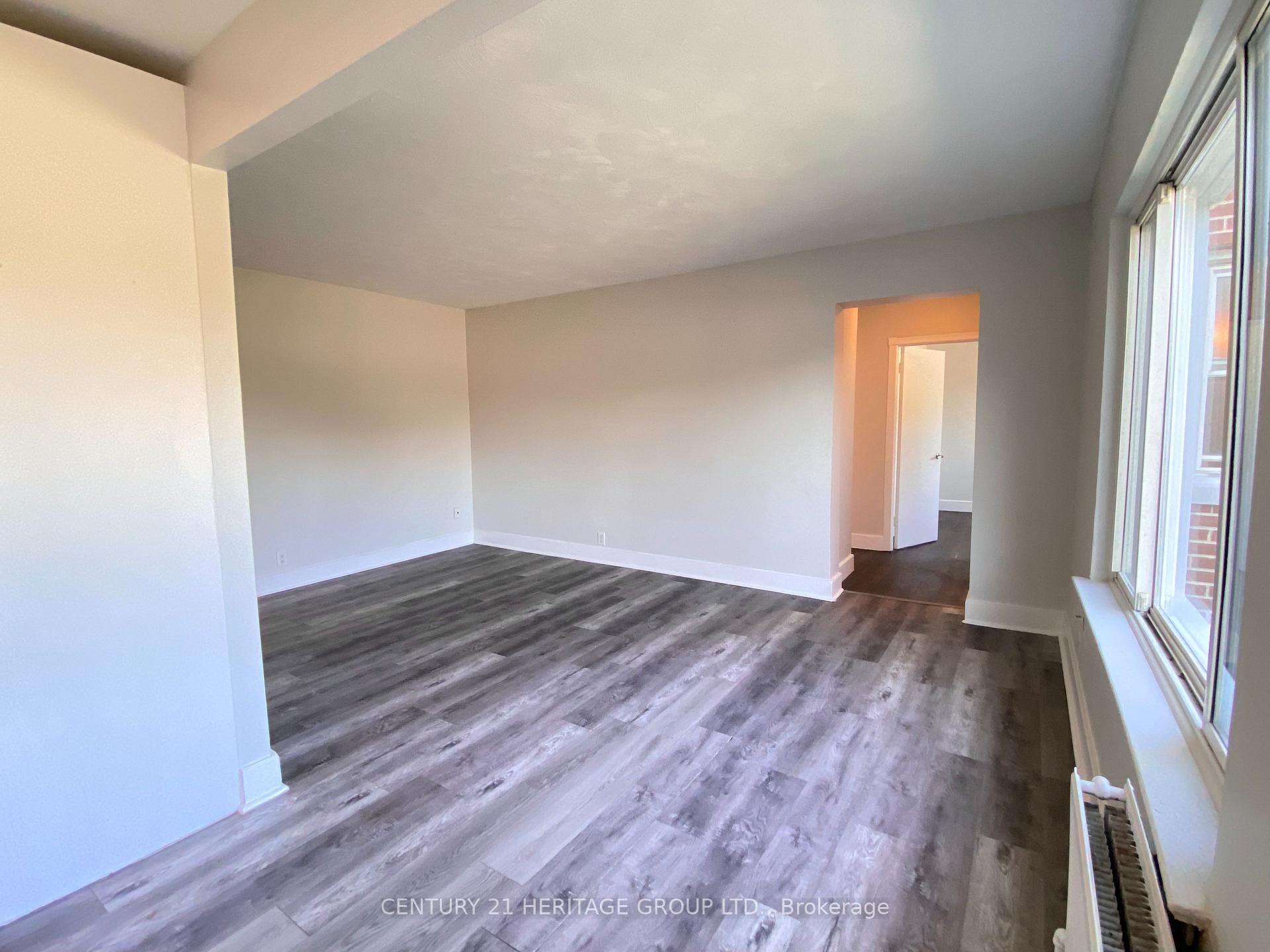 Photo 8 of Unit 3, 174 Grove Street E, Barrie, Wellington — HOMEH
