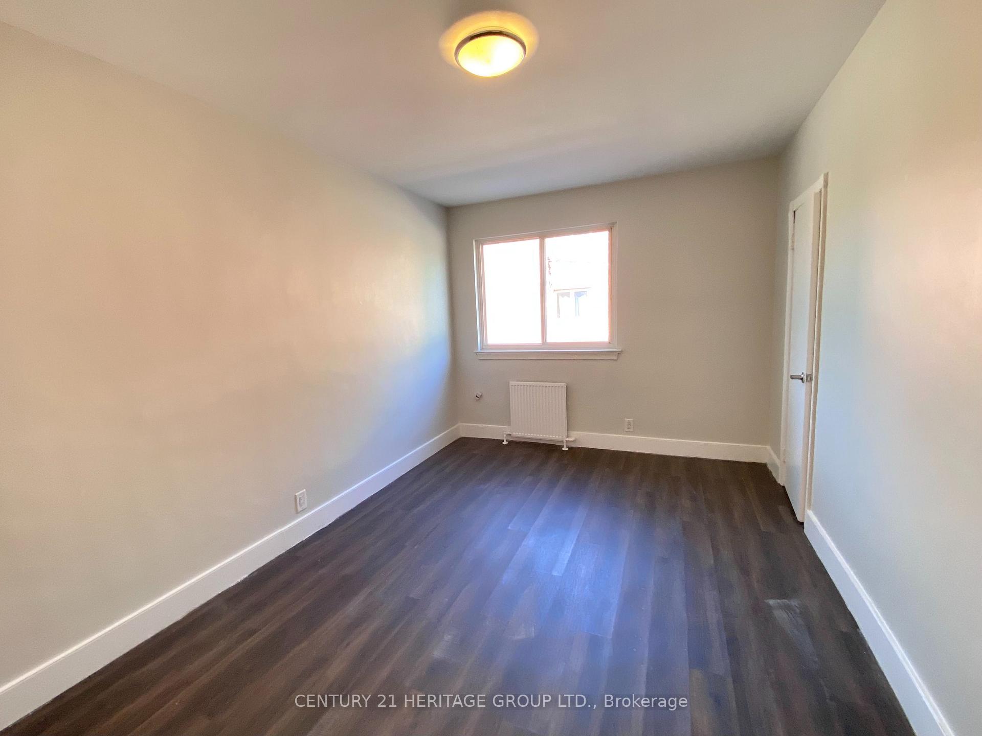 Photo 10 of Unit 3, 174 Grove Street E, Barrie, Wellington — HOMEH