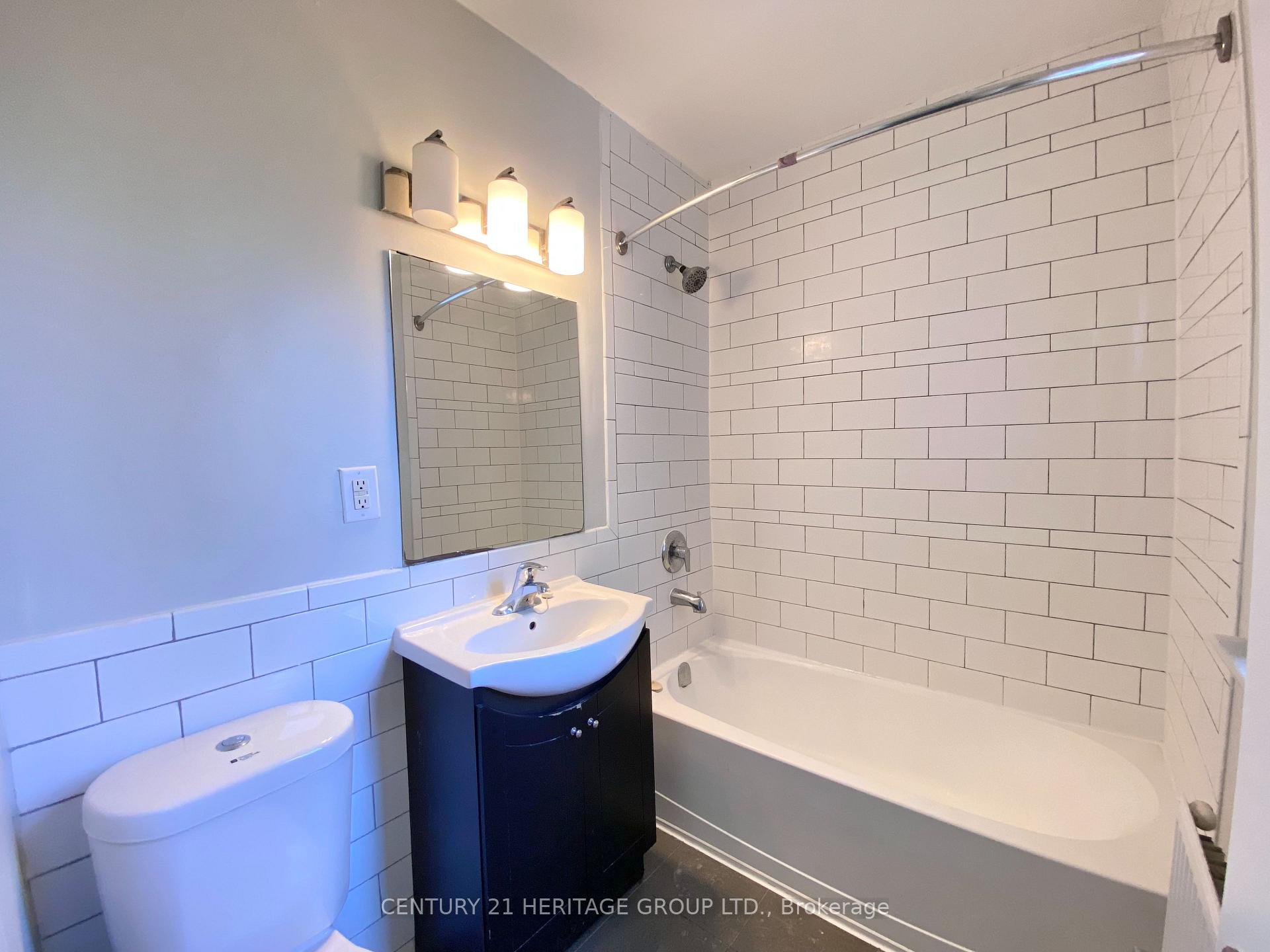 Photo 15 of Unit 3, 174 Grove Street E, Barrie, Wellington — HOMEH