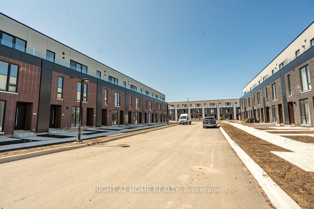 Photo 24 of 161 Everett Common, St. Catharines, Oakdale — HOMEH