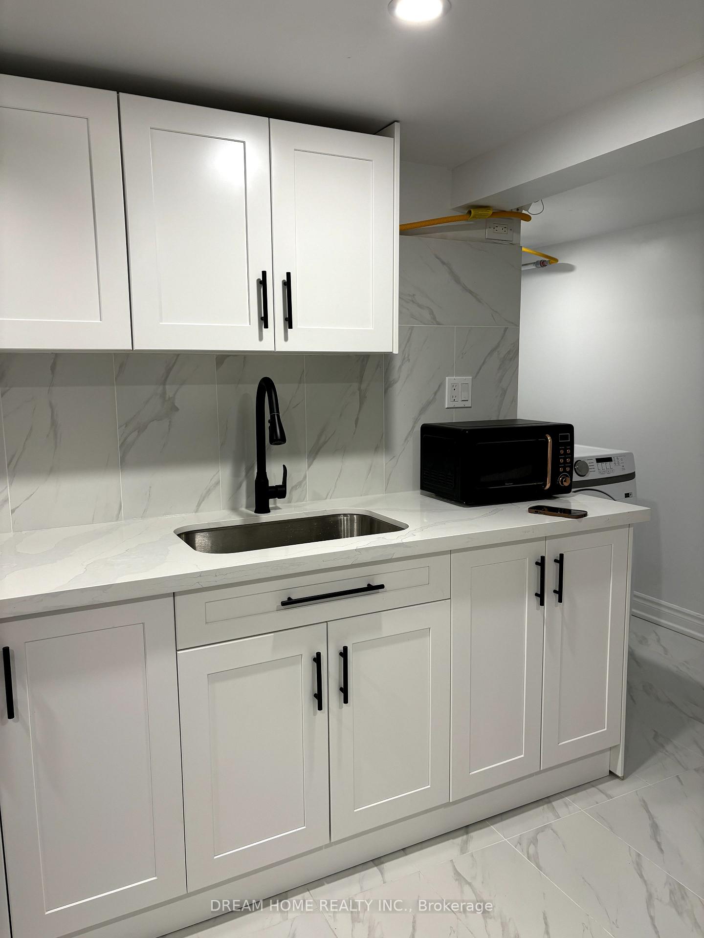 Photo 4 of Unit Bsmt B2, 337 Mutual Street W, Toronto, Cabbagetown-South St. James Town — HOMEH