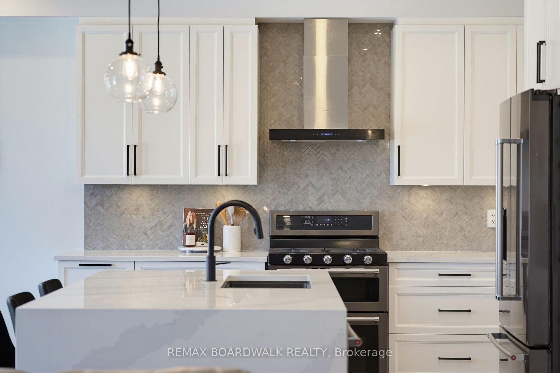Photo 13 of 224 Skipper Drive, Ottawa, Mahogany Community — HOMEH