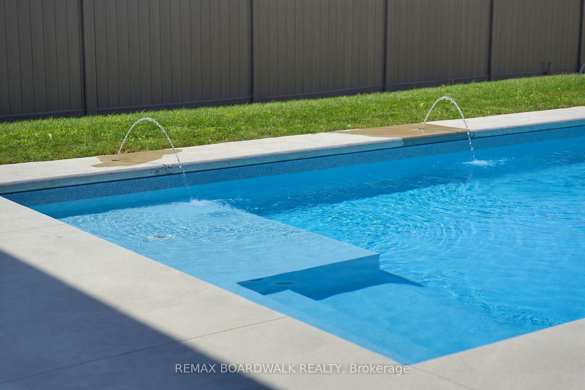 Photo 38 of 224 Skipper Drive, Ottawa, Mahogany Community — HOMEH