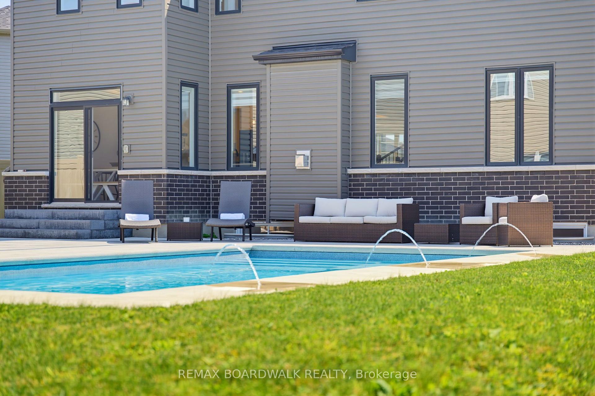 Photo 39 of 224 Skipper Drive, Ottawa, Mahogany Community — HOMEH