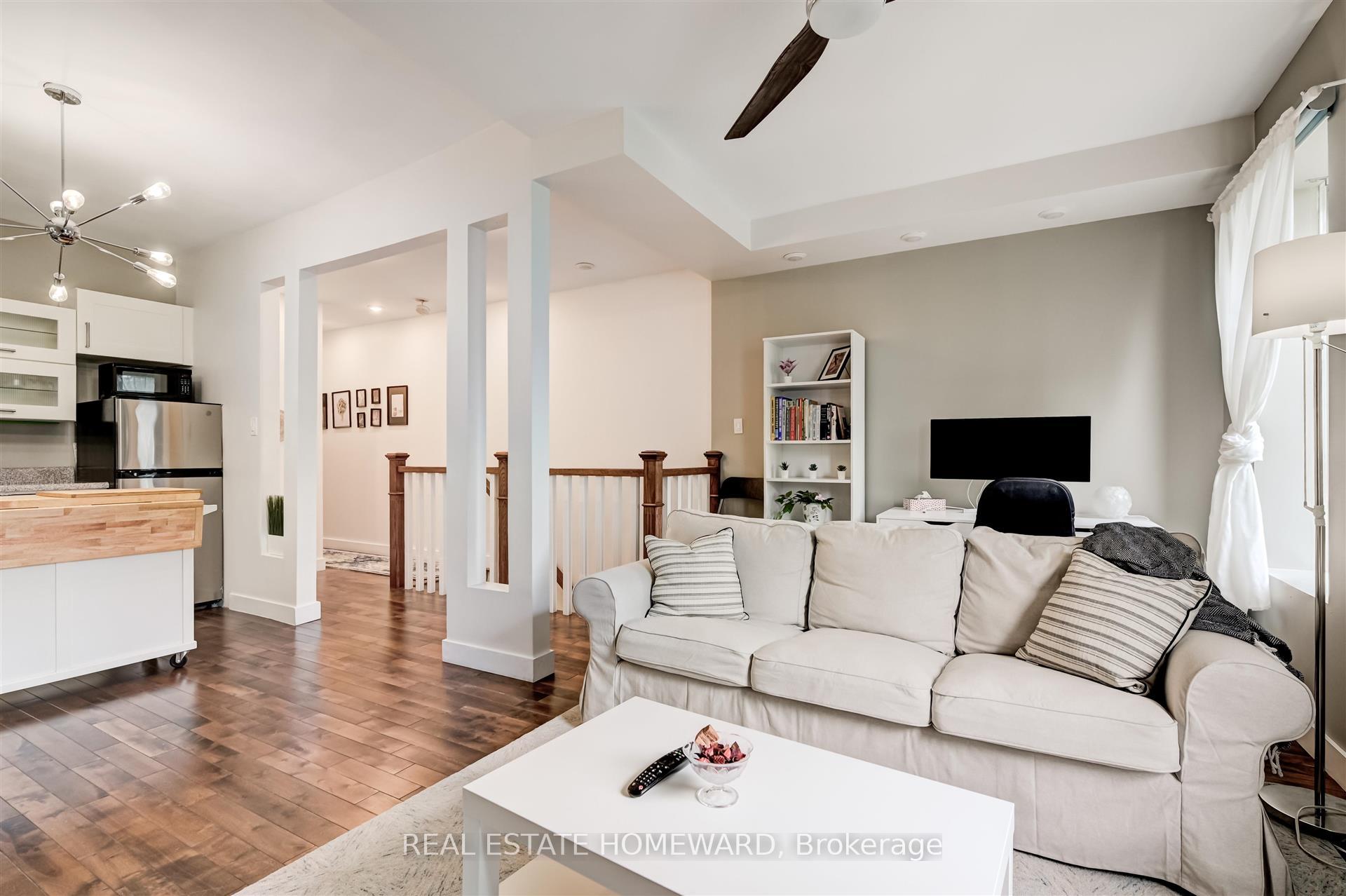 Photo 4 of Unit upper, 14 Ashdale Avenue, Toronto, Greenwood-Coxwell — HOMEH