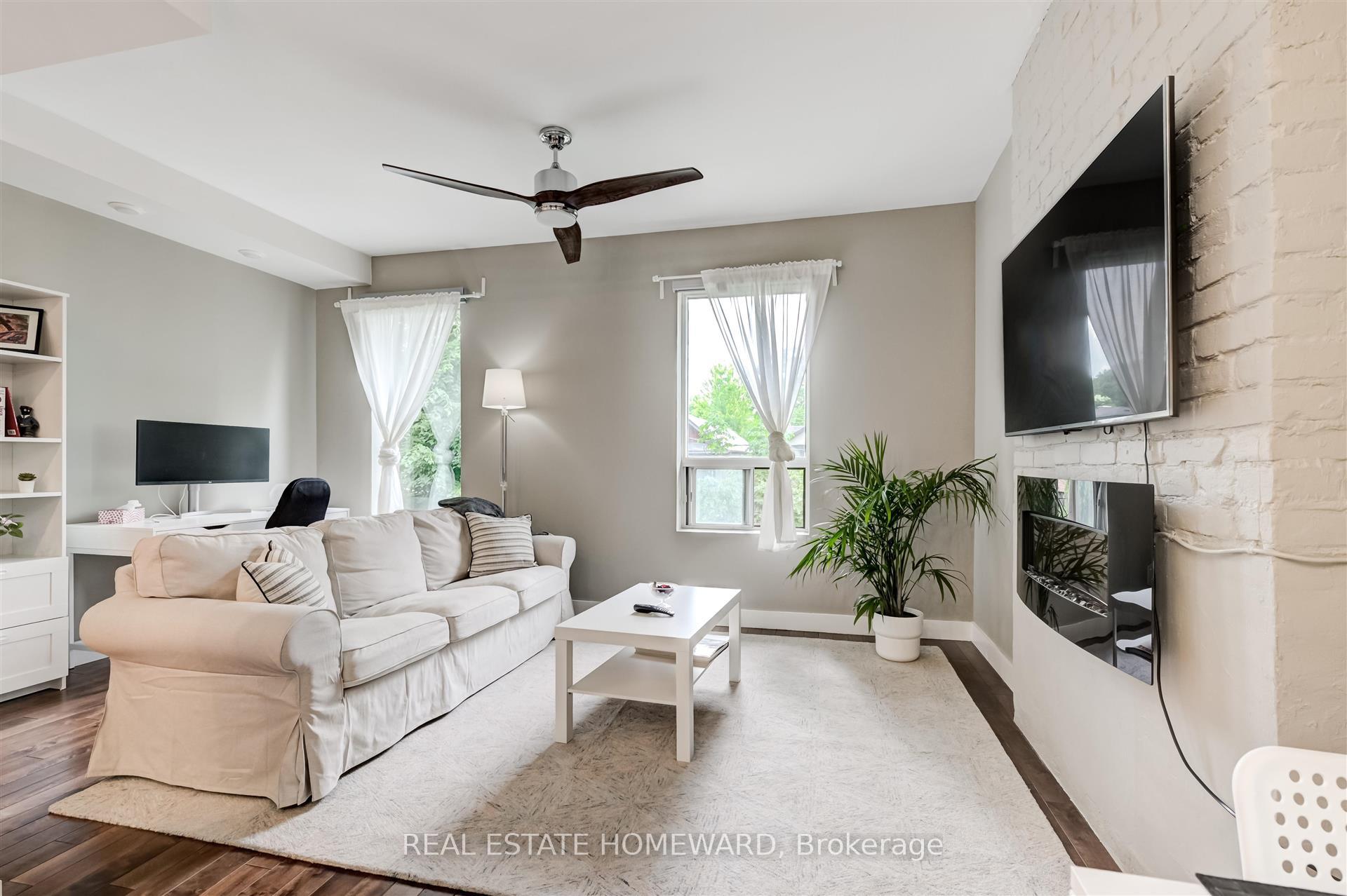 Photo 5 of Unit upper, 14 Ashdale Avenue, Toronto, Greenwood-Coxwell — HOMEH