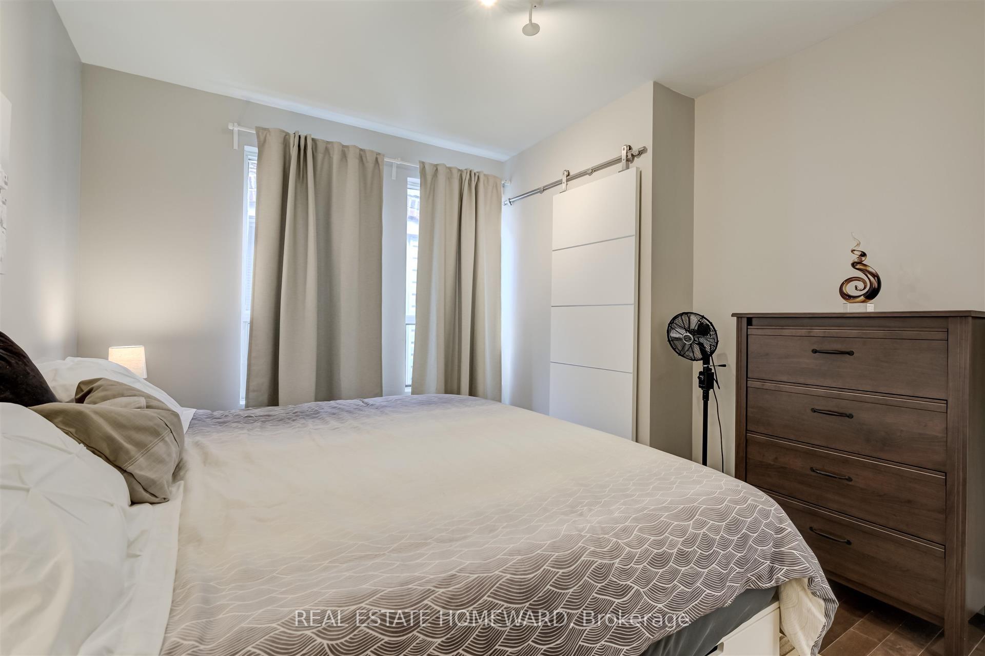 Photo 7 of Unit upper, 14 Ashdale Avenue, Toronto, Greenwood-Coxwell — HOMEH