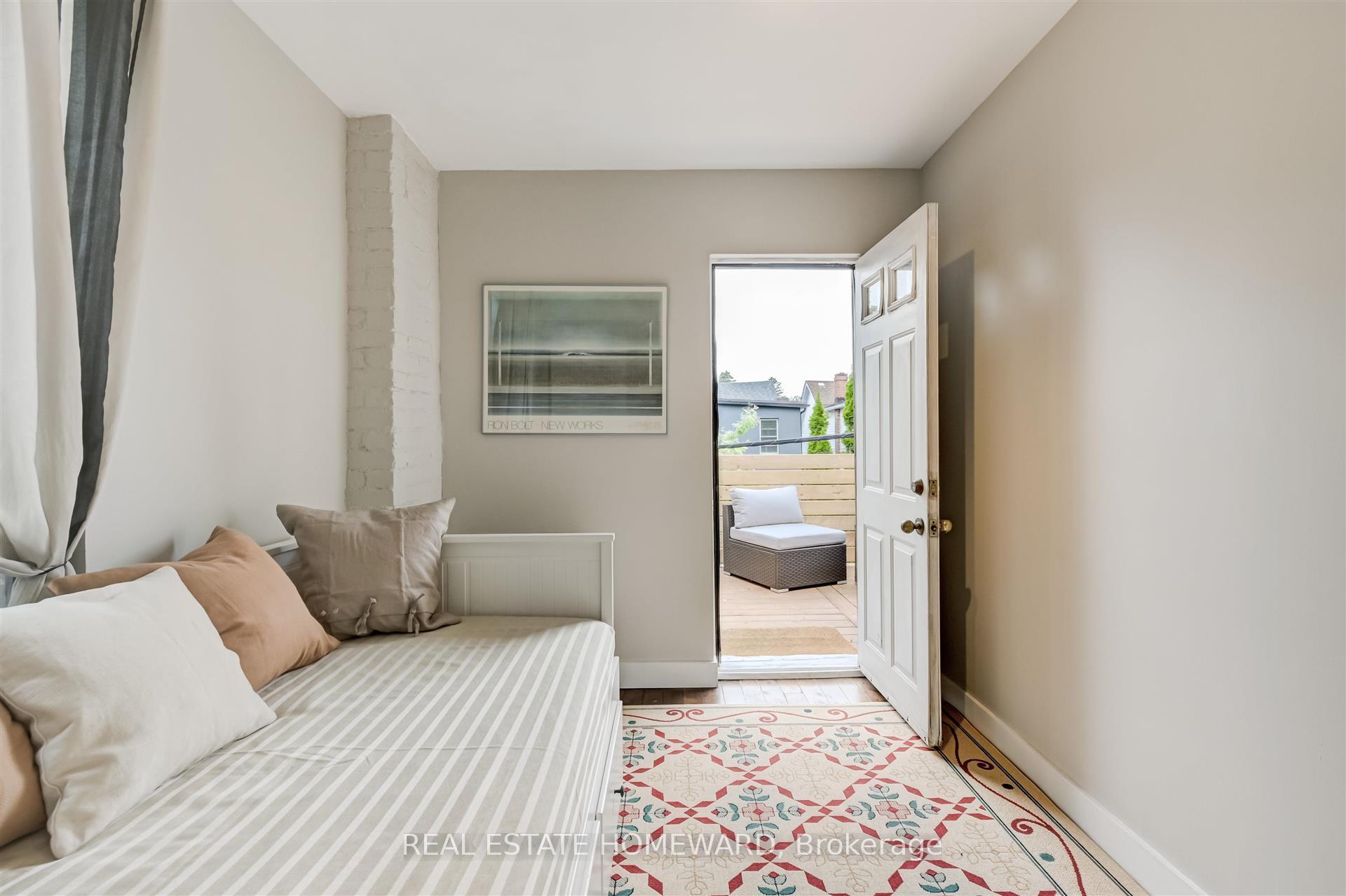 Photo 9 of Unit upper, 14 Ashdale Avenue, Toronto, Greenwood-Coxwell — HOMEH