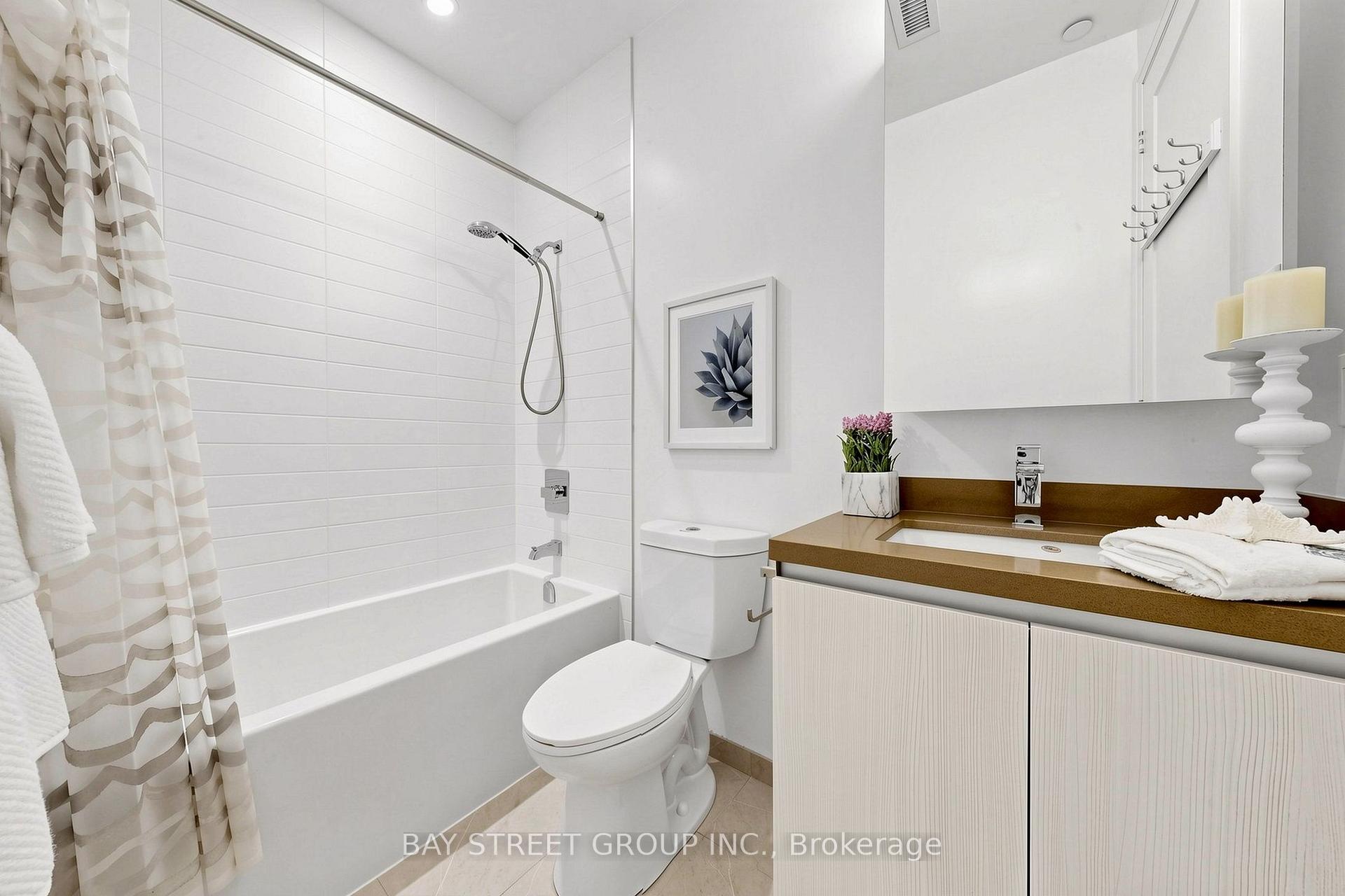 Photo 11 of Unit Ph02, 396 highway 7 Road E, Richmond Hill, Doncrest — HOMEH
