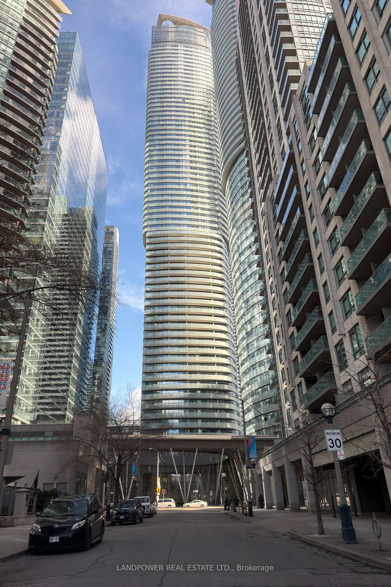 Photo 10 of Unit 6009, 14 York Street, Toronto, Waterfront Communities — HOMEH