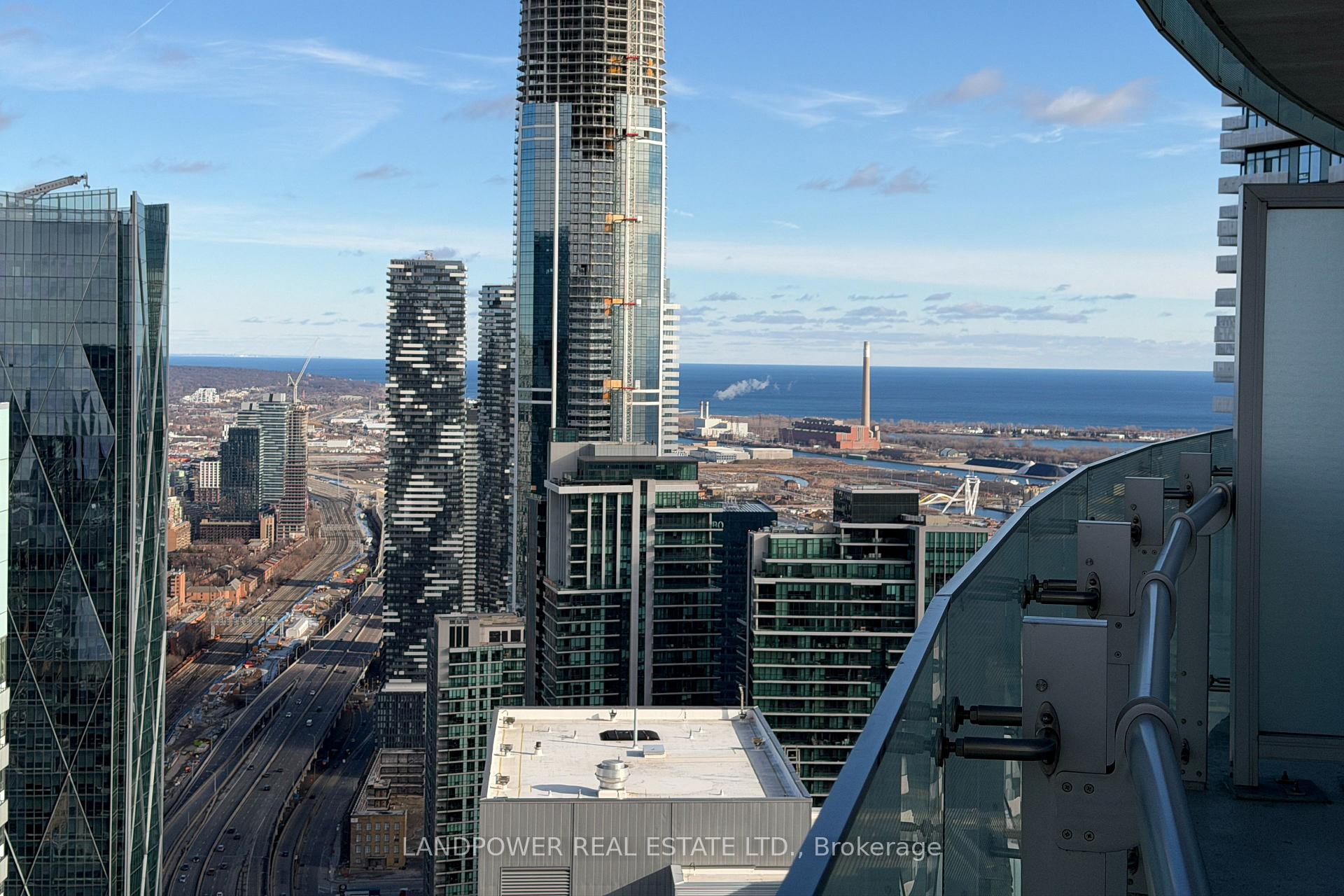 Photo 13 of Unit 6009, 14 York Street, Toronto, Waterfront Communities — HOMEH