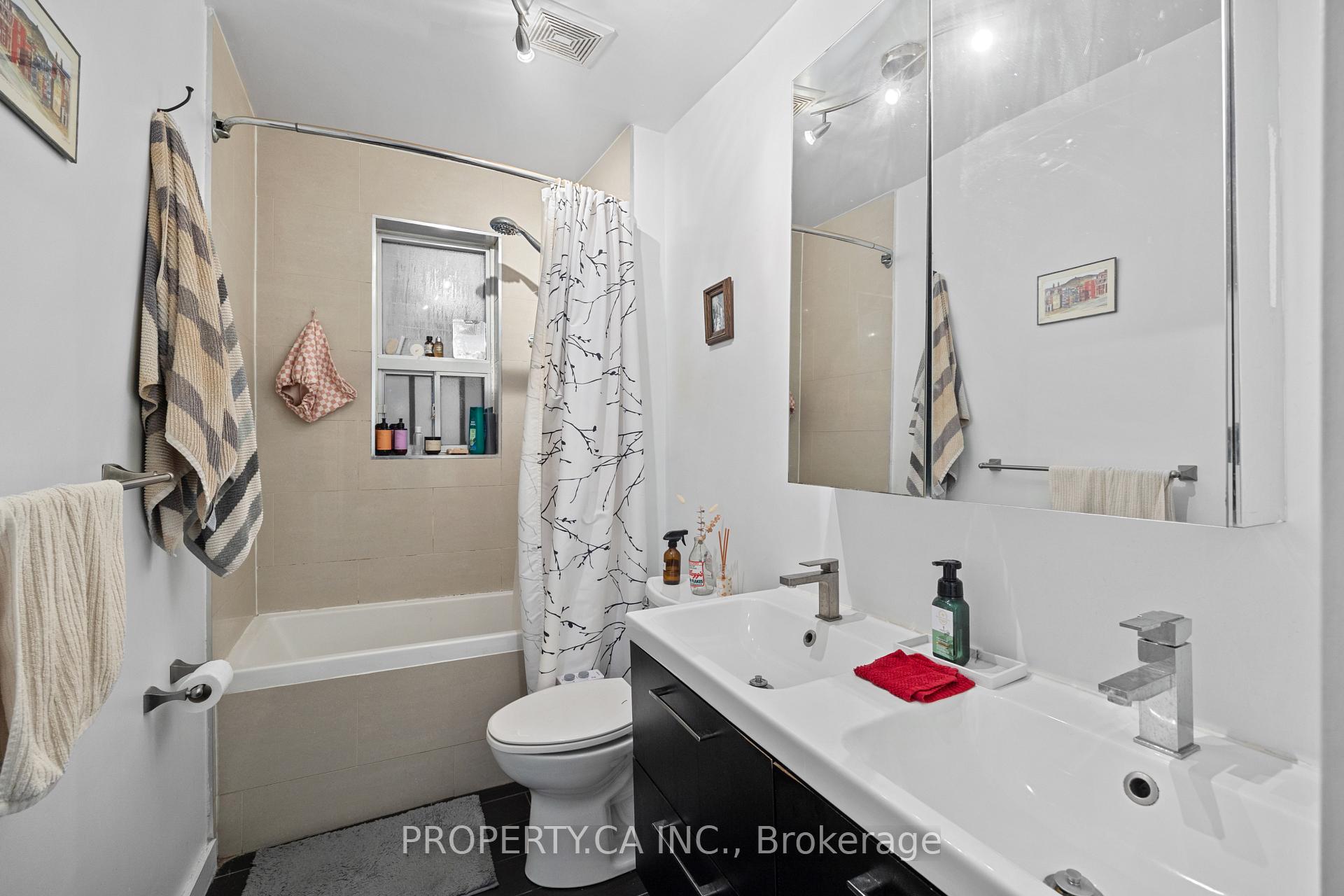 Photo 8 of 396 Roxton Road, Toronto, Palmerston-Little Italy — HOMEH