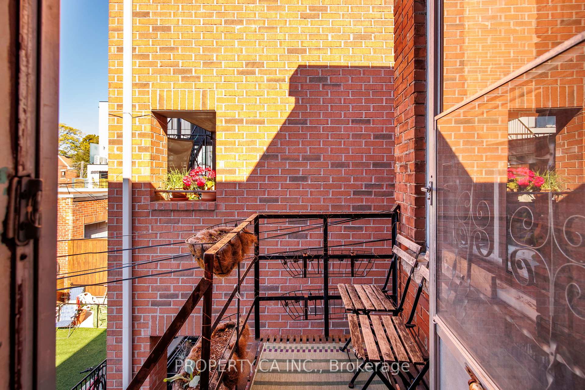 Photo 21 of 396 Roxton Road, Toronto, Palmerston-Little Italy — HOMEH