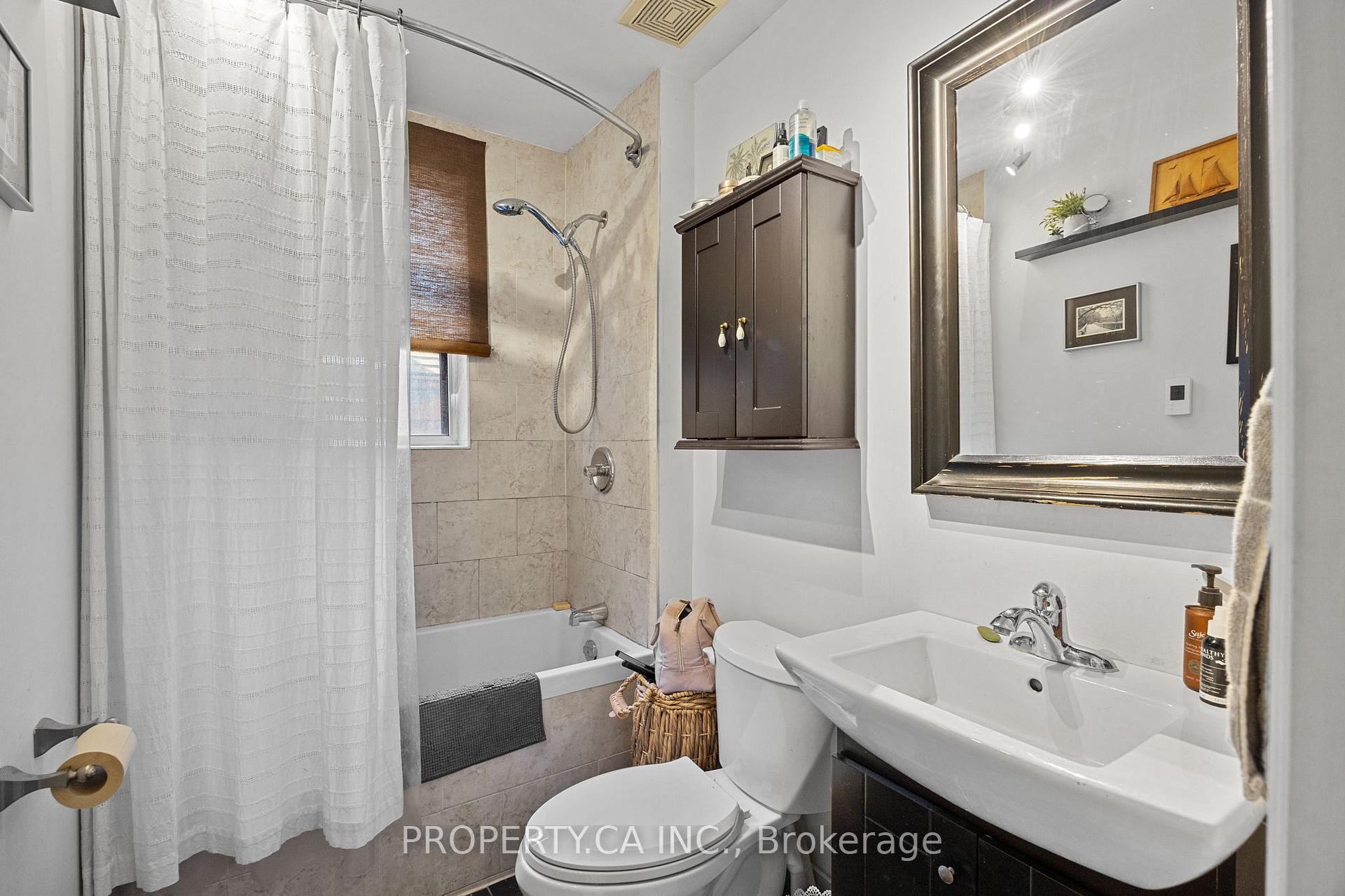 Photo 30 of 396 Roxton Road, Toronto, Palmerston-Little Italy — HOMEH