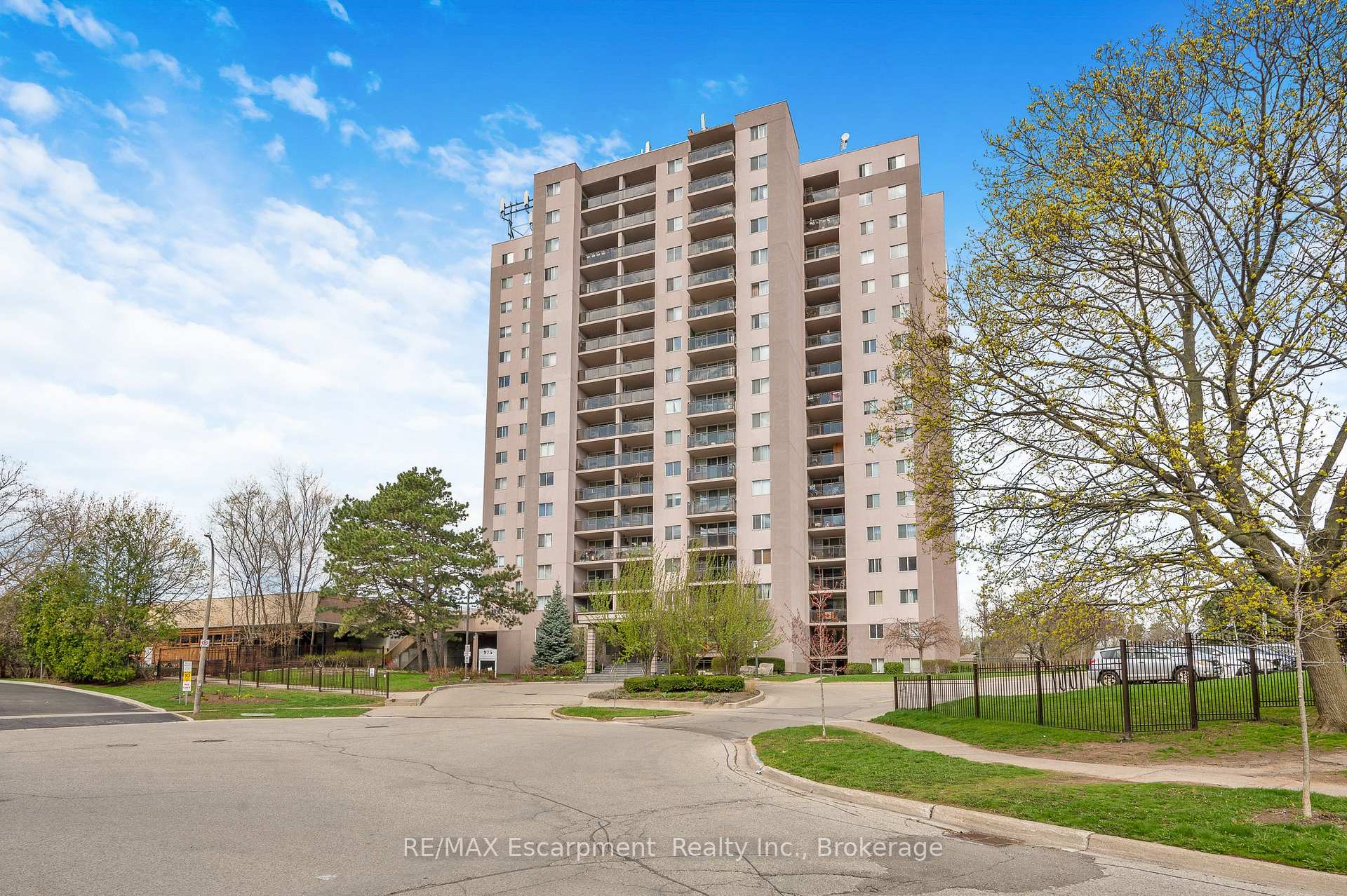 Photo of Unit 1501, 975 Warwick Court