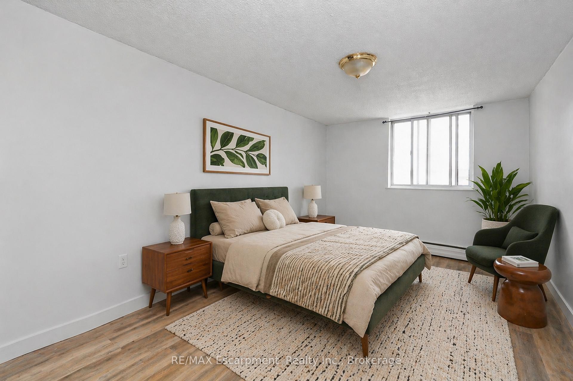 Photo 15 of Unit 1501, 975 Warwick Court, Burlington, LaSalle — HOMEH