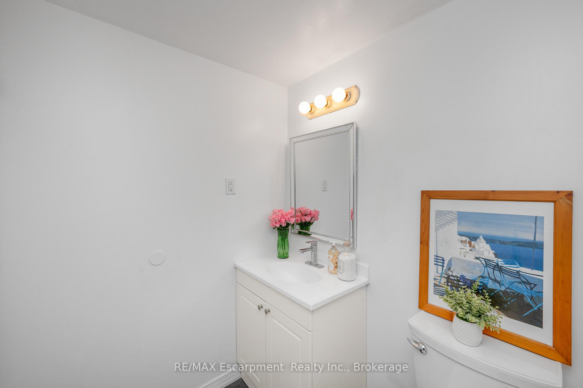 Photo 16 of Unit 1501, 975 Warwick Court, Burlington, LaSalle — HOMEH