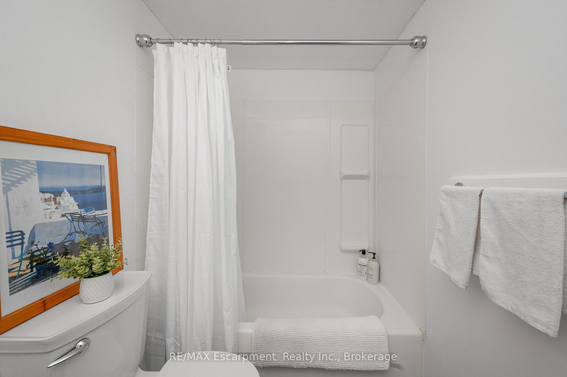 Photo 17 of Unit 1501, 975 Warwick Court, Burlington, LaSalle — HOMEH