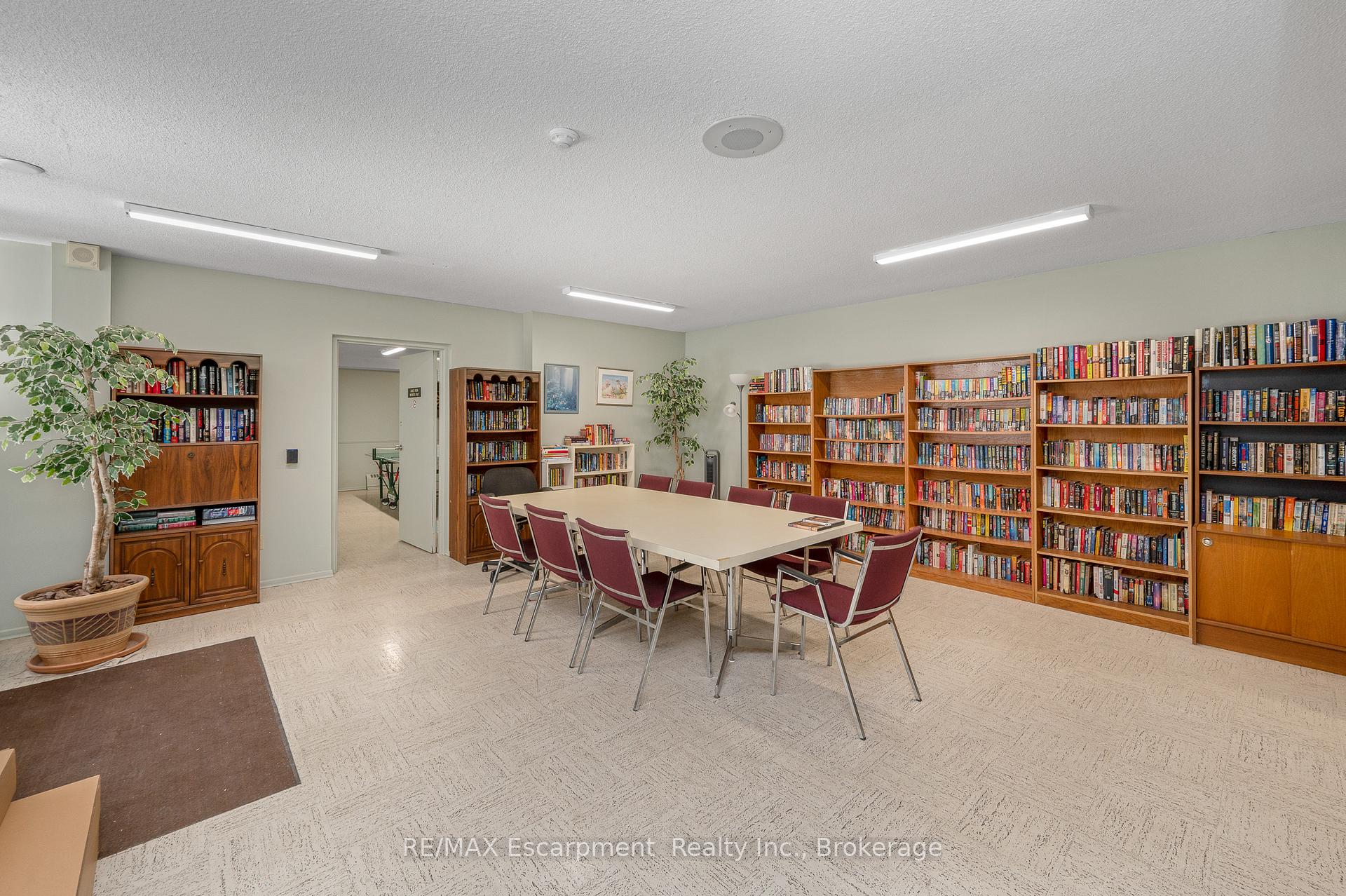 Photo 24 of Unit 1501, 975 Warwick Court, Burlington, LaSalle — HOMEH