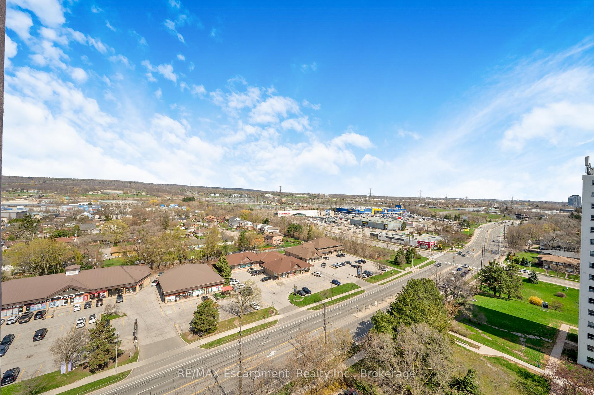 Photo 28 of Unit 1501, 975 Warwick Court, Burlington, LaSalle — HOMEH