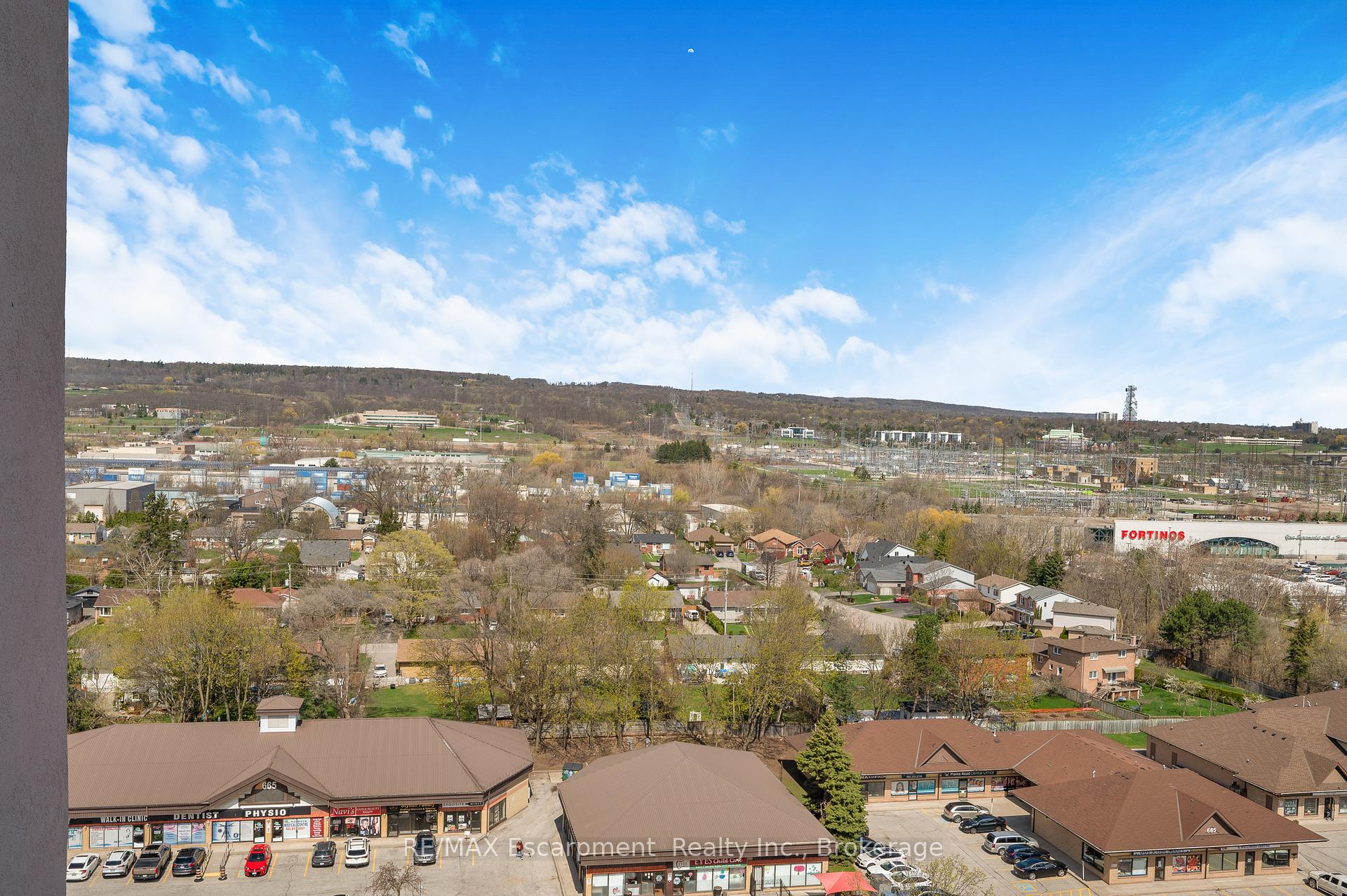Photo 29 of Unit 1501, 975 Warwick Court, Burlington, LaSalle — HOMEH