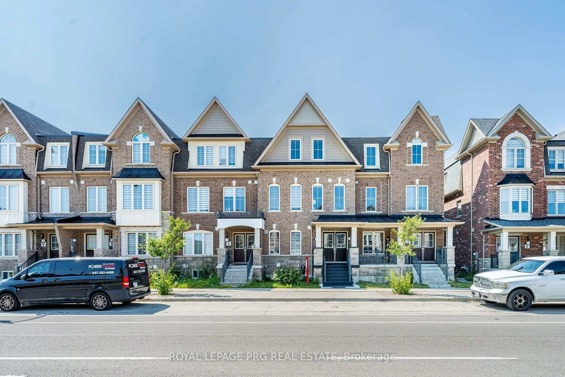 Photo 5 of 30 Remembrance Road, Brampton, Northwest Brampton — HOMEH
