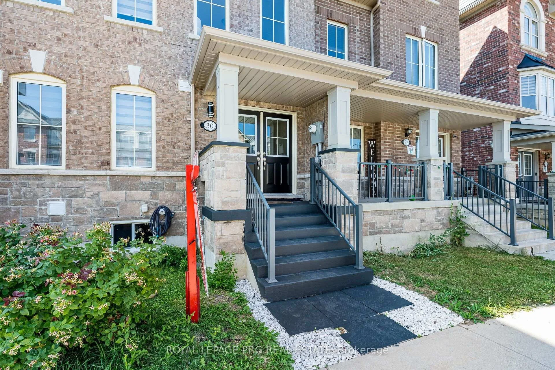 Photo 8 of 30 Remembrance Road, Brampton, Northwest Brampton — HOMEH