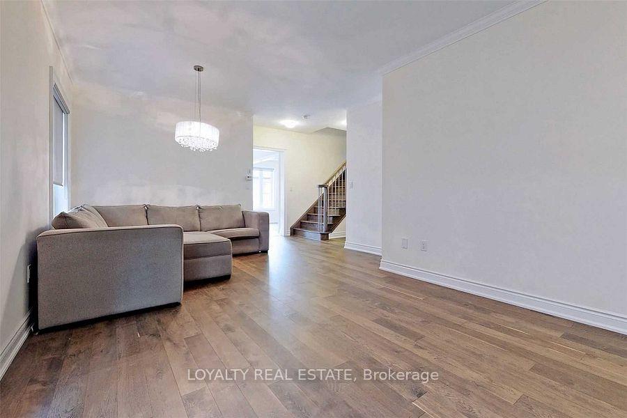 Photo 7 of 11 Mayapple Lane, Richmond Hill, Oak Ridges — HOMEH