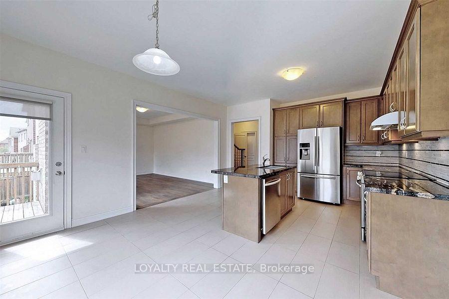 Photo 16 of 11 Mayapple Lane, Richmond Hill, Oak Ridges — HOMEH