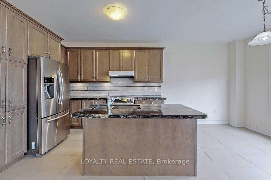 Photo 18 of 11 Mayapple Lane, Richmond Hill, Oak Ridges — HOMEH