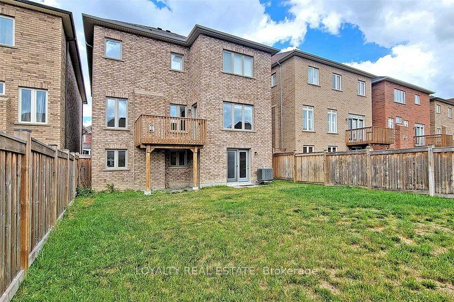 Photo 38 of 11 Mayapple Lane, Richmond Hill, Oak Ridges — HOMEH