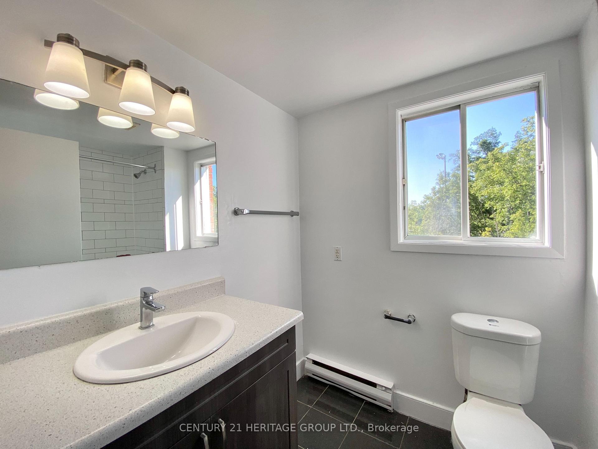 Photo 12 of Unit 302, 170 Grove Street E, Barrie, Wellington — HOMEH