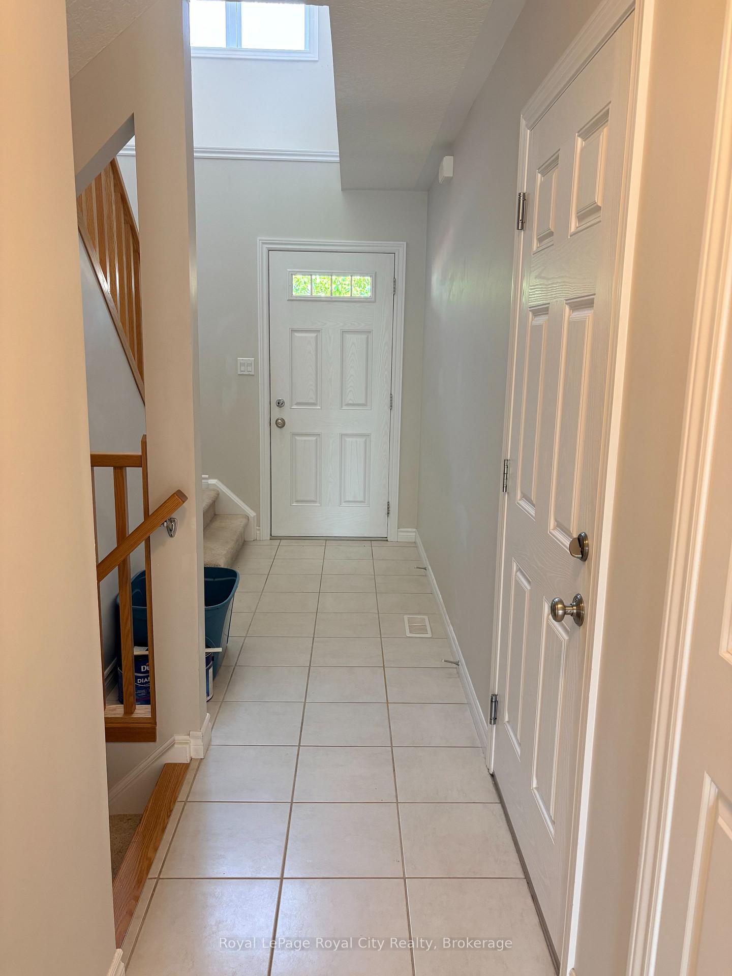 Photo 3 of 15 Summerfield Drive, Guelph, Pineridge/Westminster Woods — HOMEH